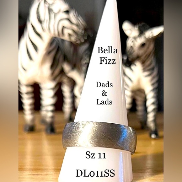 Men’s Rings - Picture 3 of 3